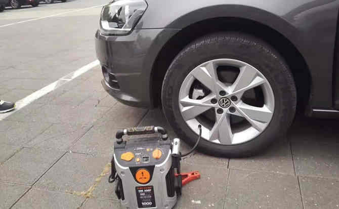 内乡汽车搭电案例